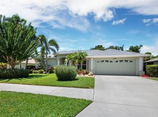 590 Oak Bay Dr, Osprey, FL 34229