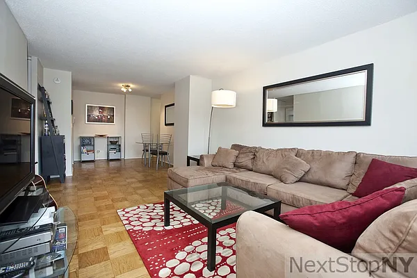 Sold by NextStopNY | media 18