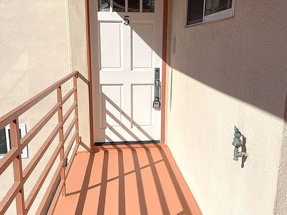 4th image of 608 Esplanade #5