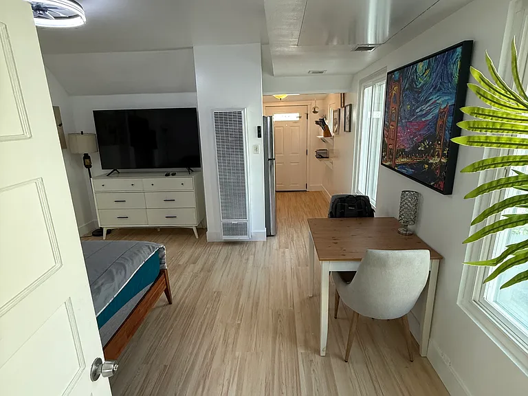 2247 Brant St #4 — Photo 11