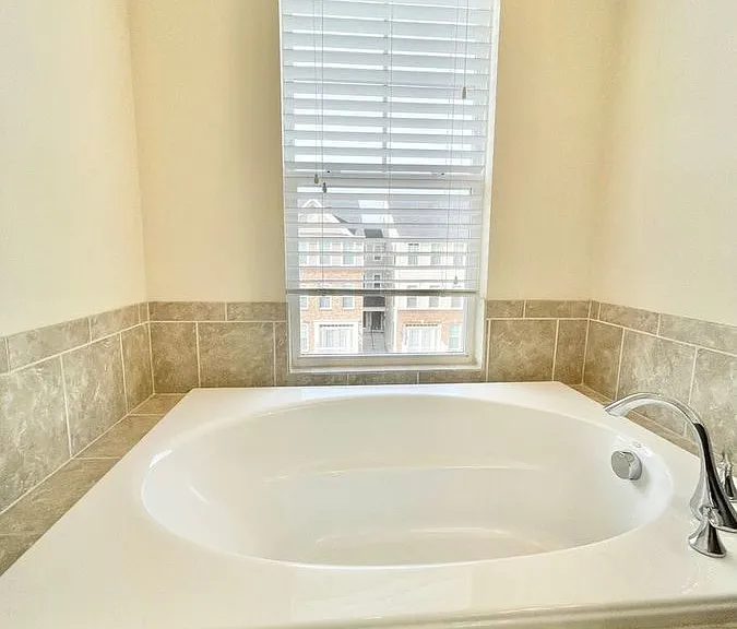 25214 Briargate Ter — Photo 15