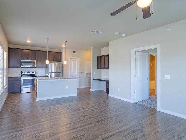 Century Palm Bluff — Photo 29