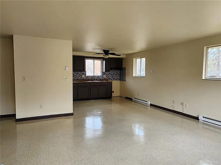 542 Fairfield Ave — Photo 4