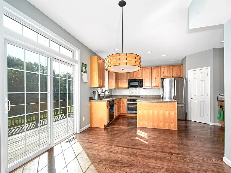 15 Milestone Rd — Photo 7