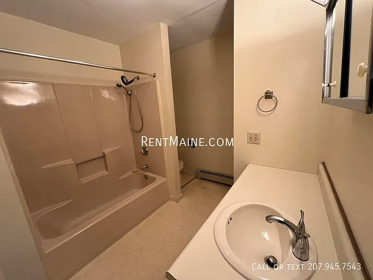 71 Valley View Ln #B — Photo 5