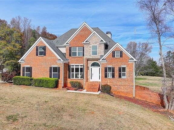 2nd image of 200 Hargrove Cir