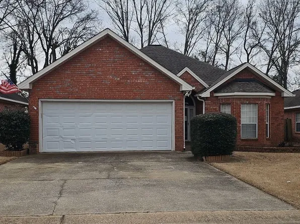 1133 Wisteria Dr #1, Tuscaloosa, AL 35405