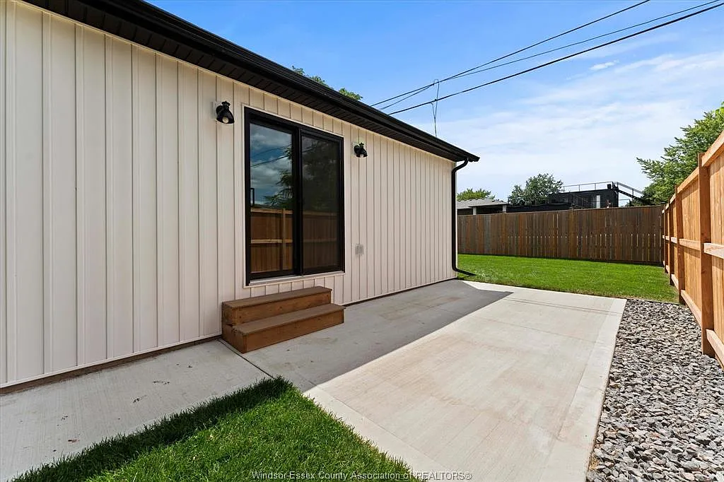 2 bed, $2,050 — Photo 3