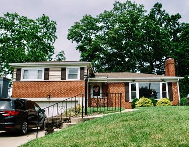 975 Rosetree Ln, Cincinnati, OH, 45230