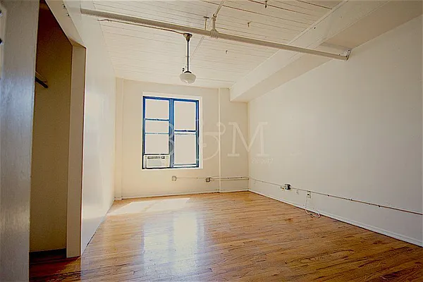 Rented by Brick&Mortar | media 21