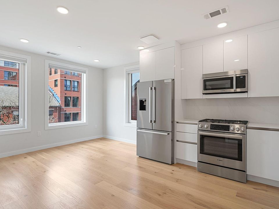 1st image of 2-10 Maverick Sq #507