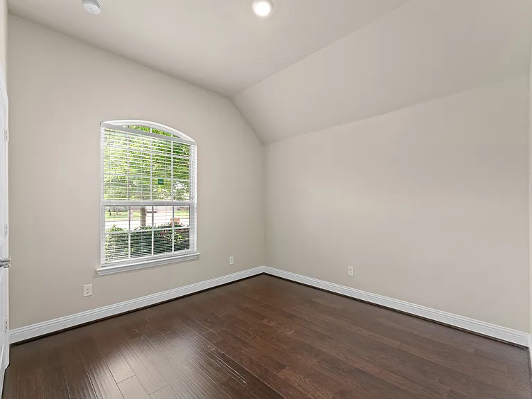 600 Fishback Cir — Photo 14