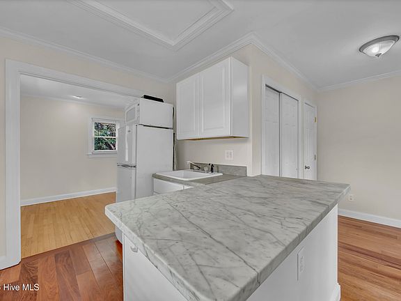 4th image of 917 Wordsworth Dr #A