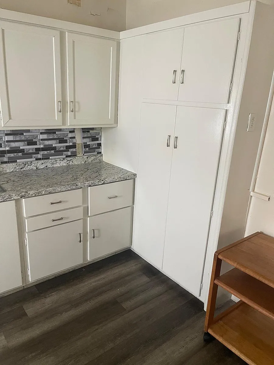 Kitchen - 20 Allen St #1