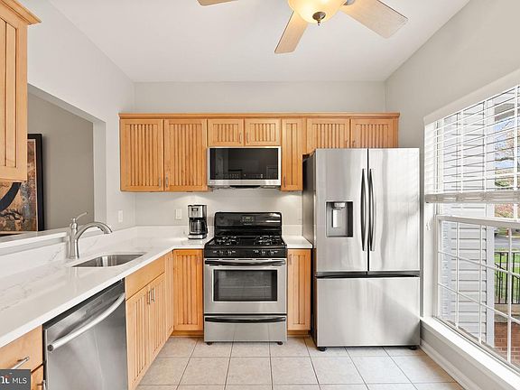 5th image of 303 Rangers Way SE