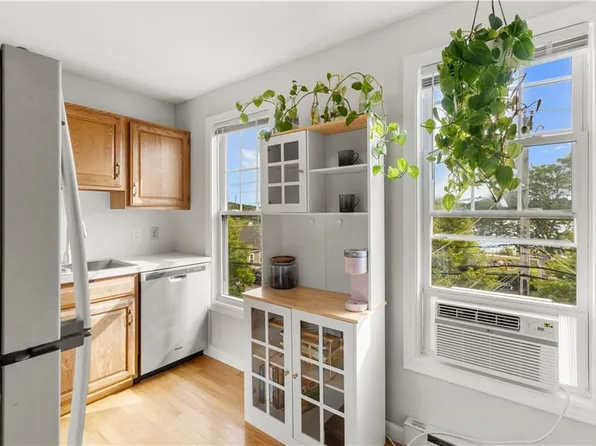 96 Gano St APT 7, Providence, RI 02906