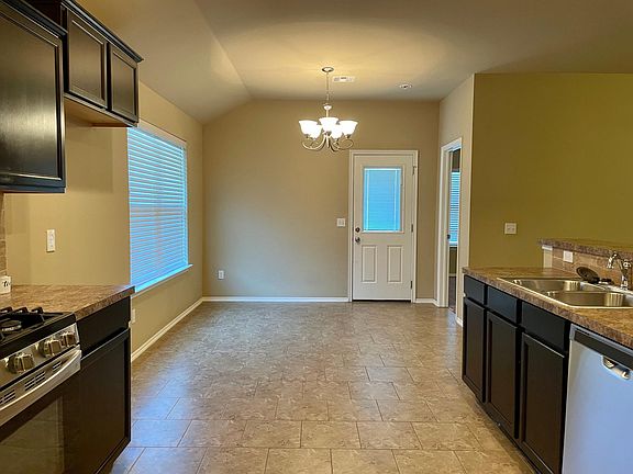 4th image of 2912 Sun Berry Way