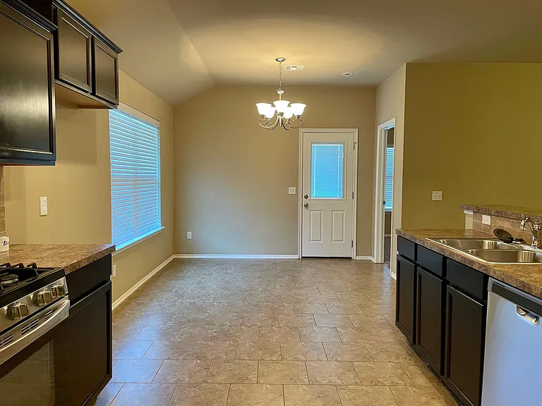 2912 Sunberry Way — Photo 4