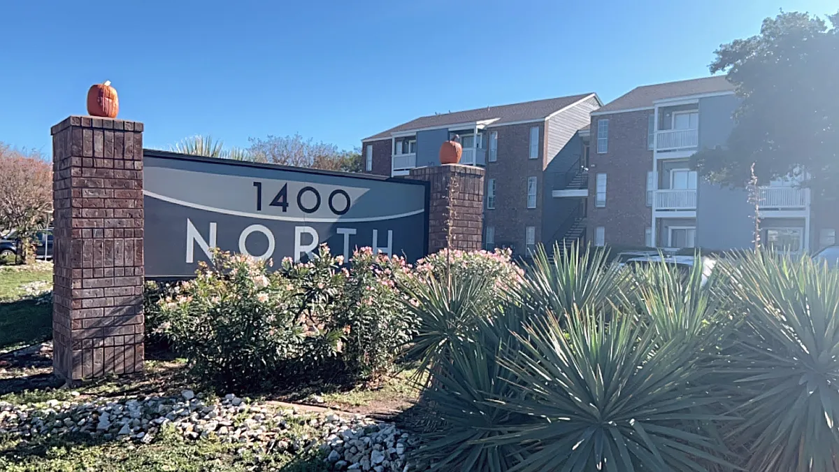 Building Photo - 1400 North Apartments