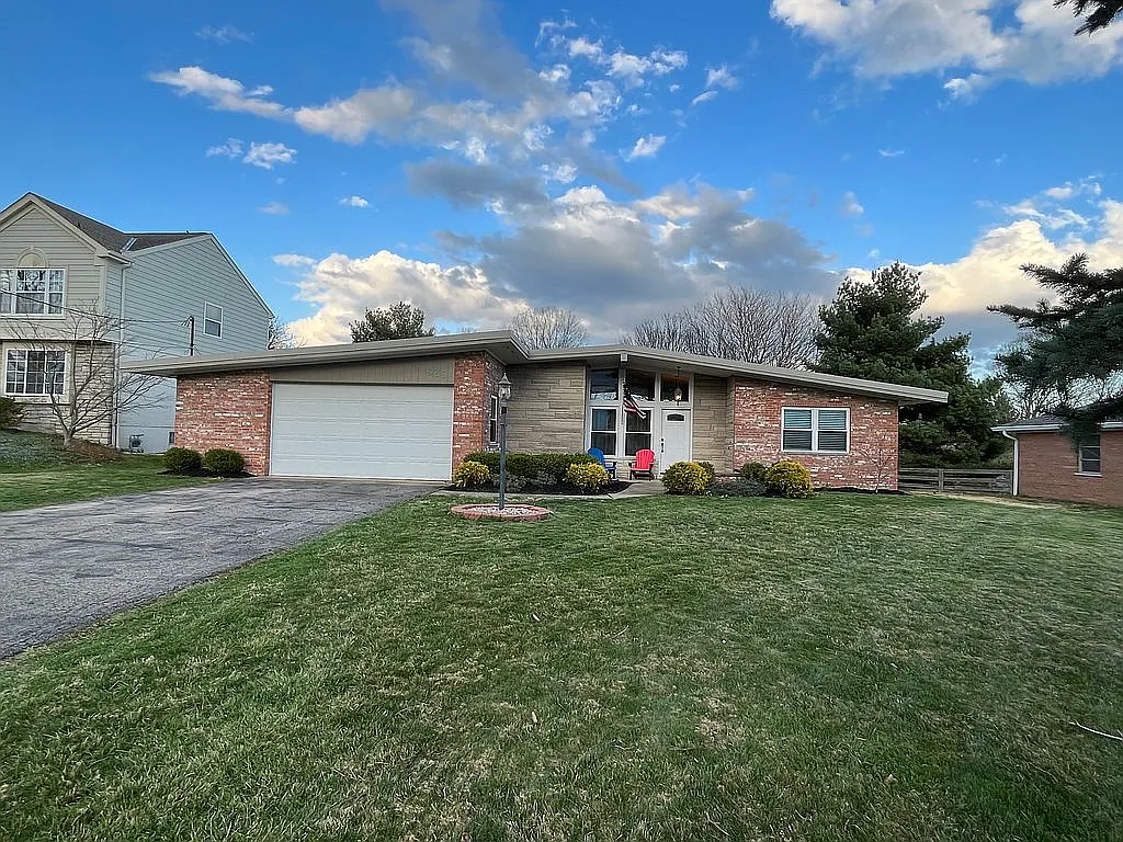 825 Johns Hill Rd photo 1
