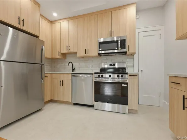 43 New Hyde Park Rd Floor 2, Garden City, NY 11530