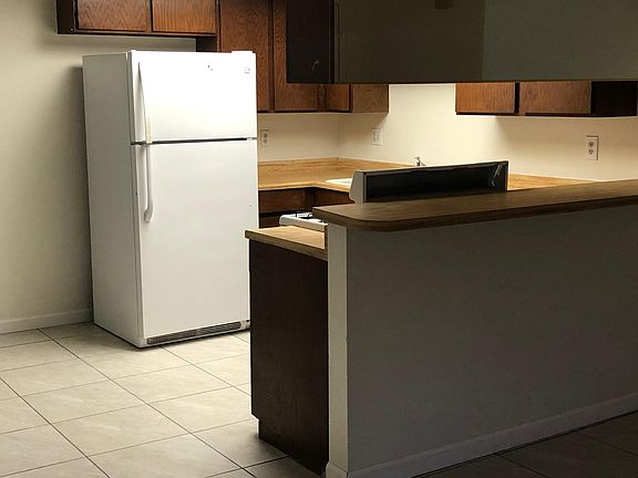 5th image of 1480 Tamareno Cir #D