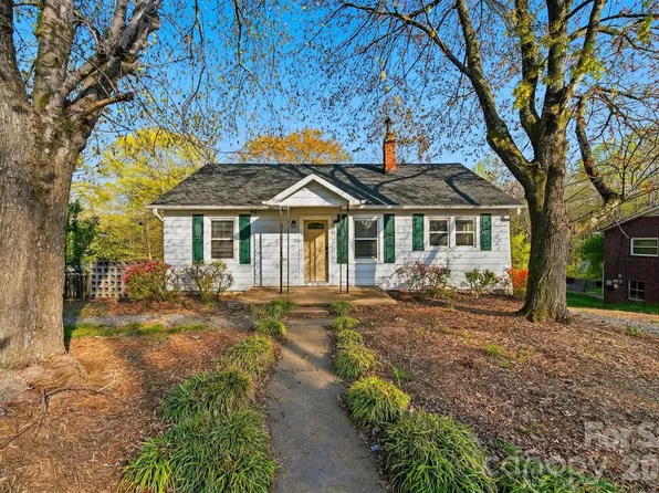 2036 4th St NE, Hickory, NC 28601
