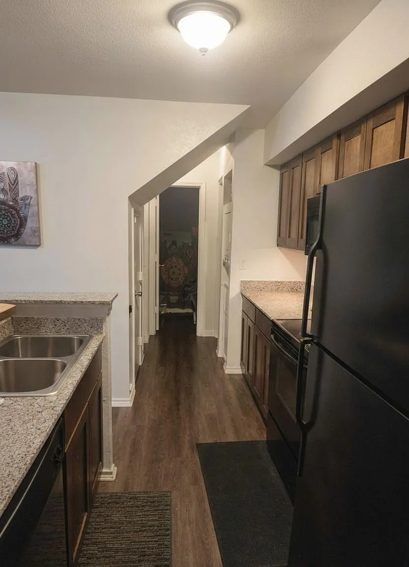 2 bed, 1031 sqft, $1,400 — Photo 1