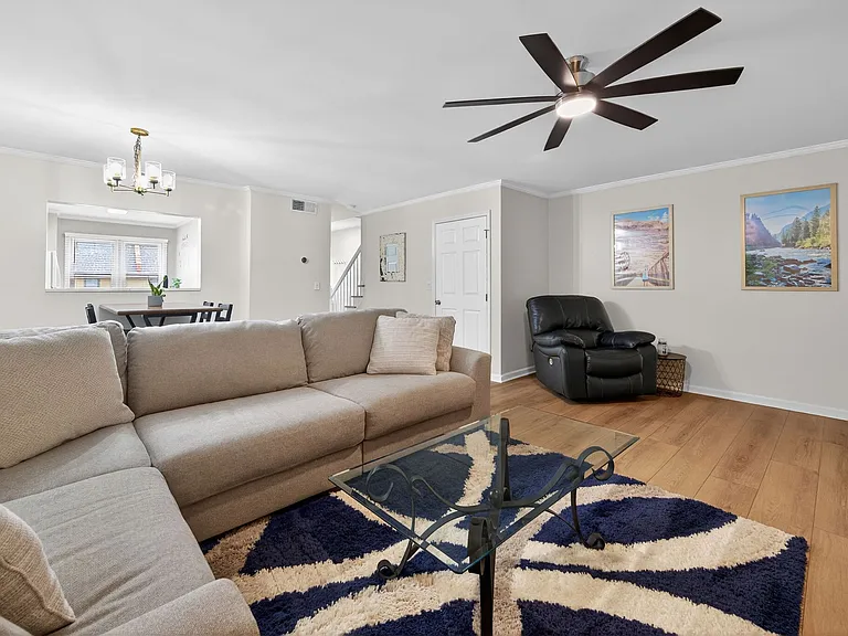 604 Broad Leaf Cir — Photo 11