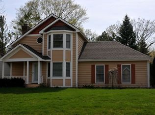 2569 Bruin Dr, East Lansing, MI