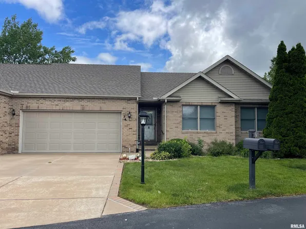 7501 N Villa Lake Dr, Peoria, IL 61614