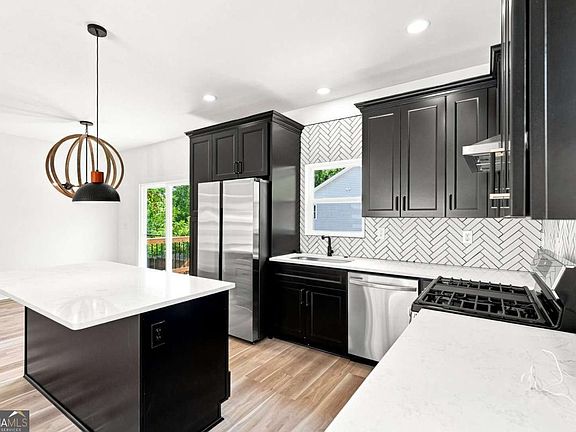 4th image of 2847 Mitchell Pl