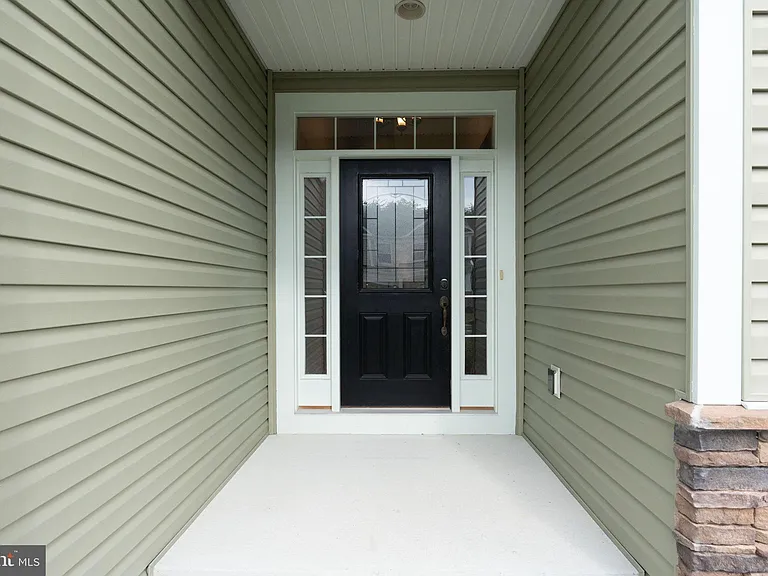 1113 Chevron Rd — Photo 5
