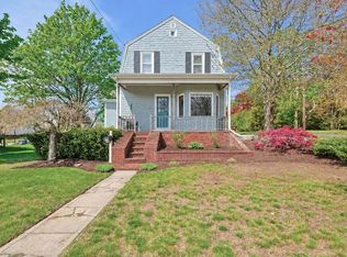 97 Middle Rd, Acushnet, MA 02743