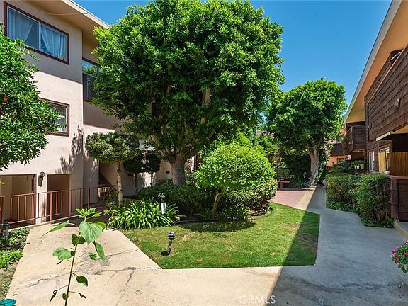 3rd image of 5349 Newcastle Ave APT 20