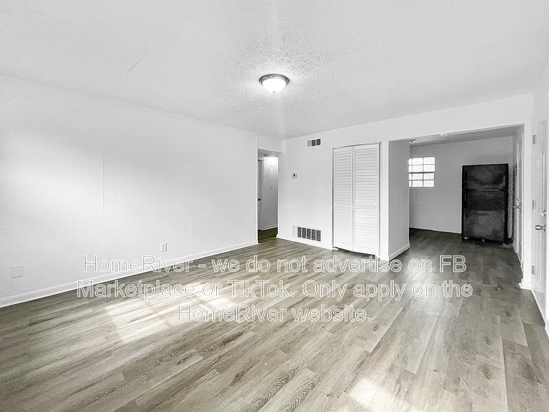 2 bed, 1.0 bath, 800 sqft, $1,800 — Photo 3