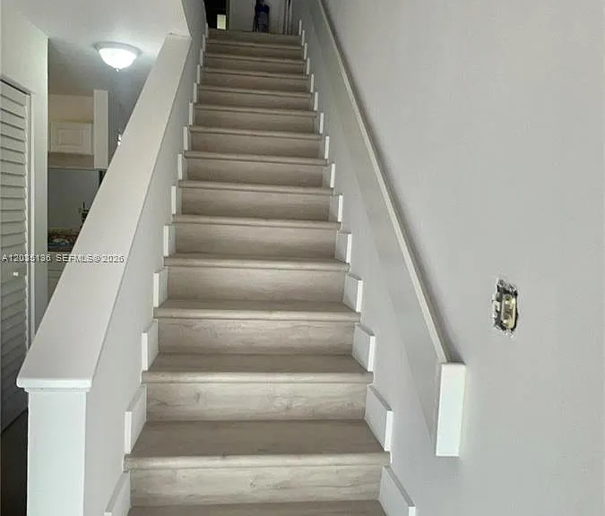 325 Menores Ave — Photo 4
