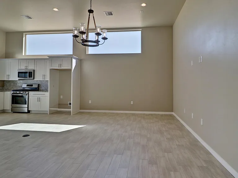 4607 Melrose Rd — Photo 5