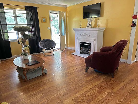 2nd image of 80 Wedgewood Dr