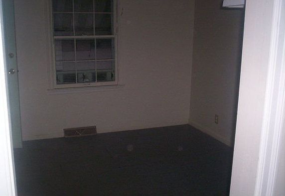4th image of 1951 N Drexel Ave