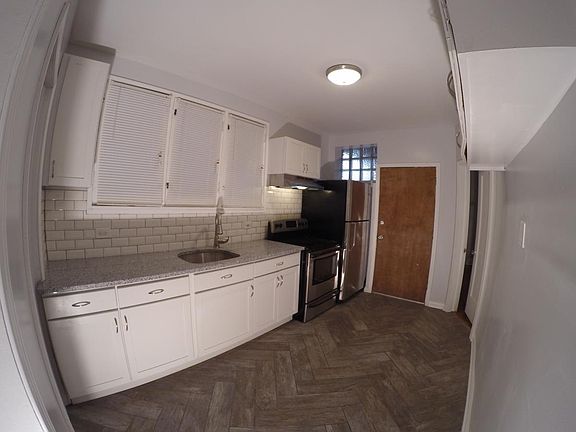 5th image of 9215 S Bishop St #1