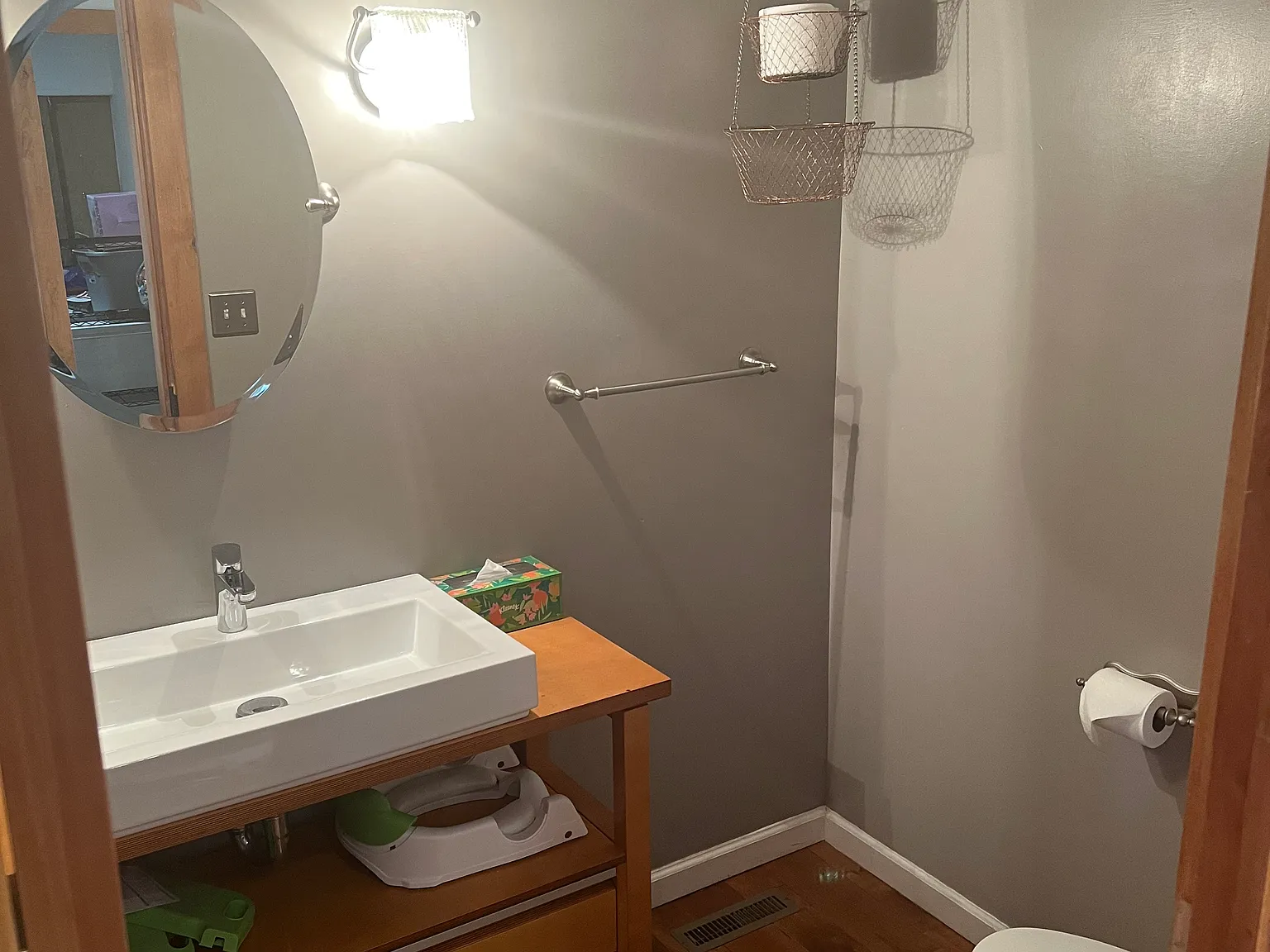4 bed, 2.5 bath, 2208 sqft, $5,000 — Photo 4