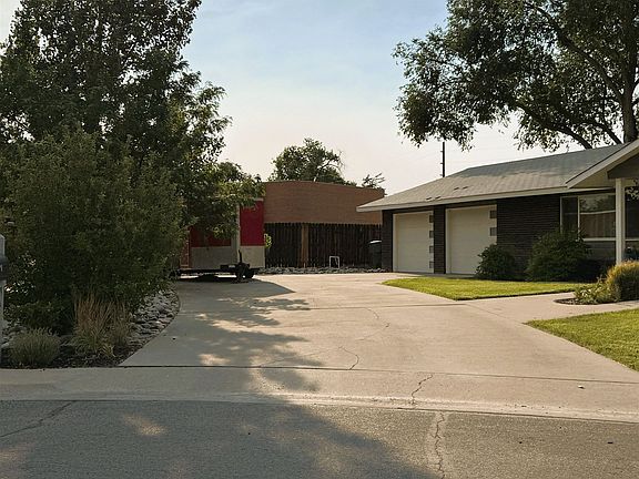 3rd image of 391 McFarland Ct