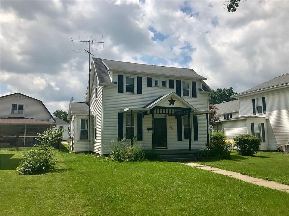 1st image of 221 Boyce St