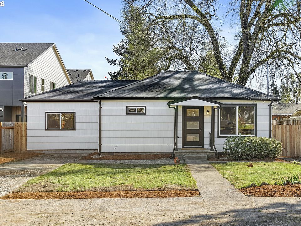 1st image of 7118 SE Nehalem St