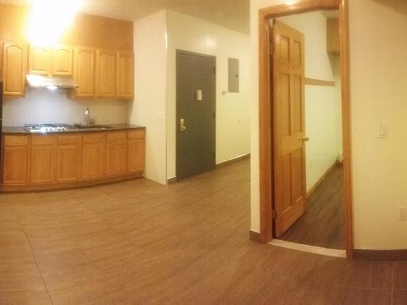 kitchen/ dining area