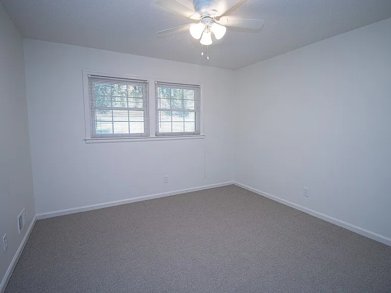 1110 Slann Dr — Photo 24