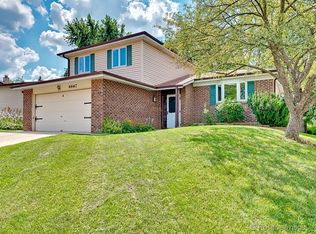 6667 Wheatfield St, Woodridge, IL 60517