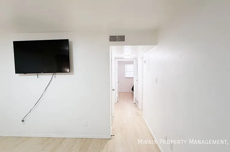 5005 Avenue W #2 — Photo 7