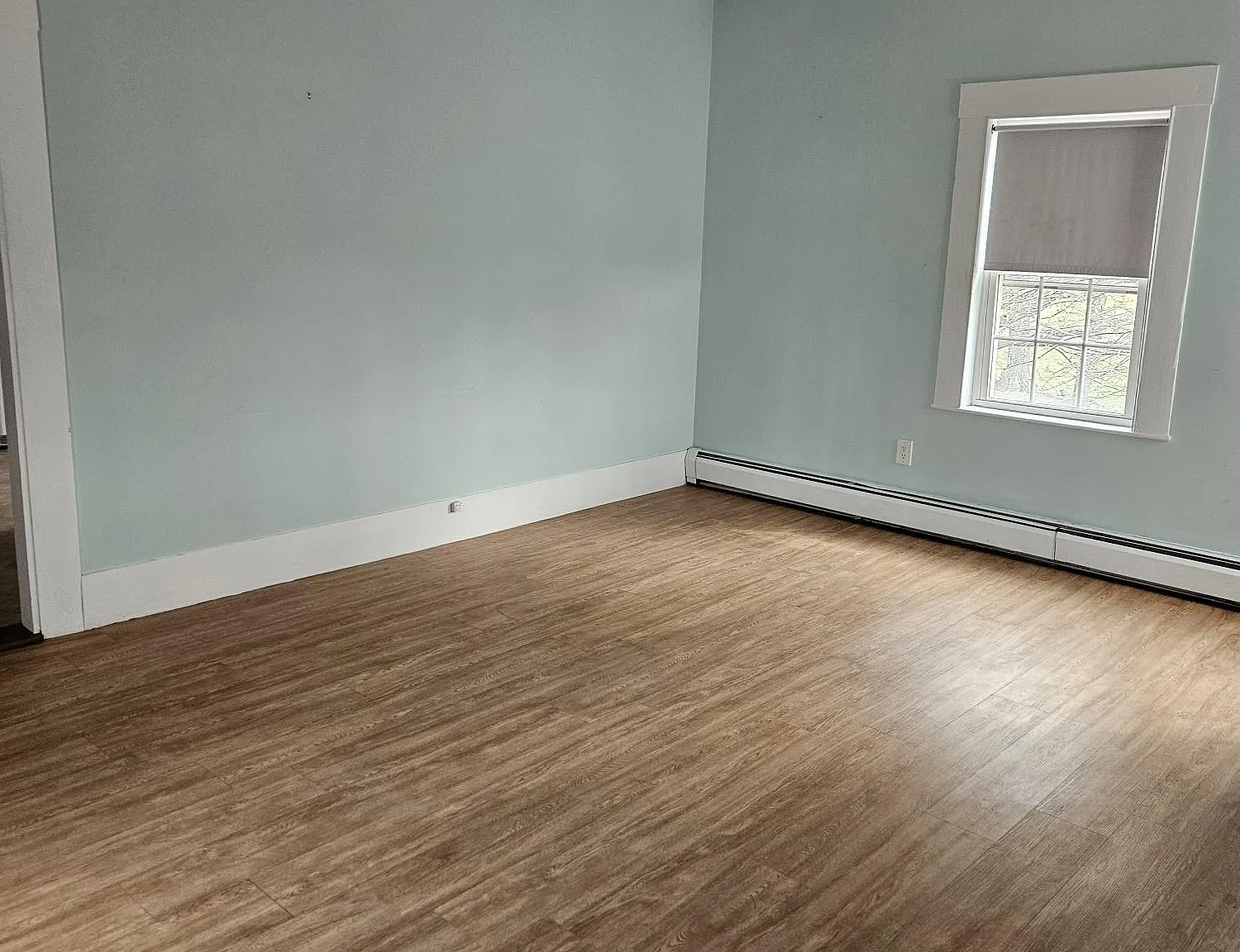 98 Main St — Photo 3